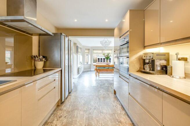 4J6A2475HDR-EditDoultonClose.Resized.jpg