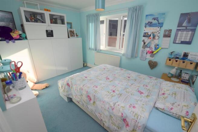 BEDROOM 2