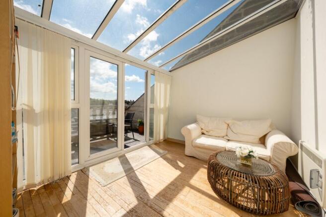 2 bed Flat for sale Image 9