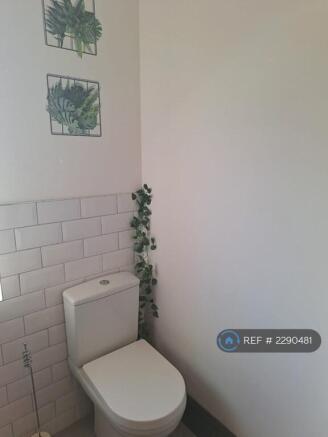 Bath Room Room 1