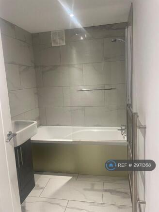 2 bed Flat to rent Image 4