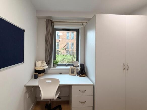 Cluster 8 Room B Queensland Place, Chatham Place, Liverpool photo 5