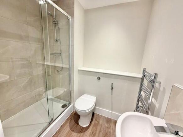 2 bed Apartment to rent Image 7