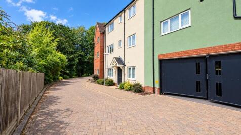 Summerhouse Hill, Buckingham, MK18