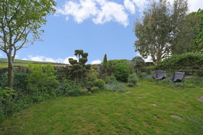 4 bed Detached for sale Image 4