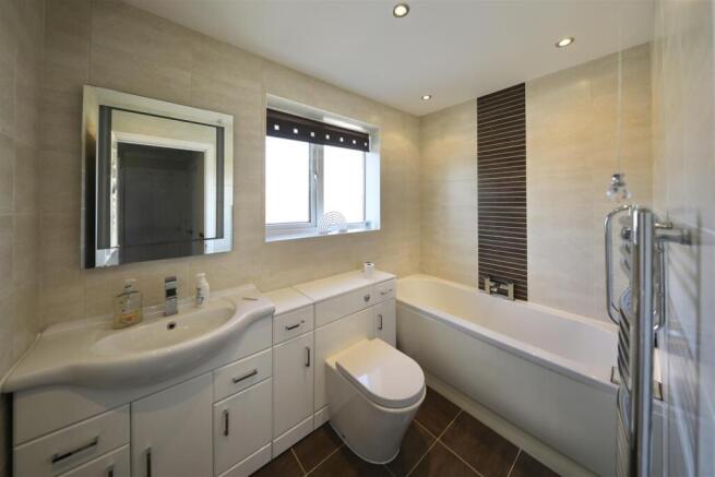3 bed Detached for sale Image 9