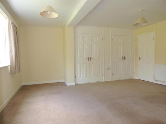 MAIN BEDROOM