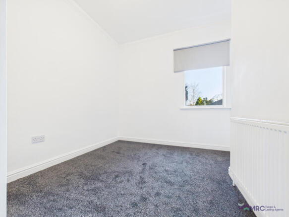 2 bed Apartment to rent Image 6