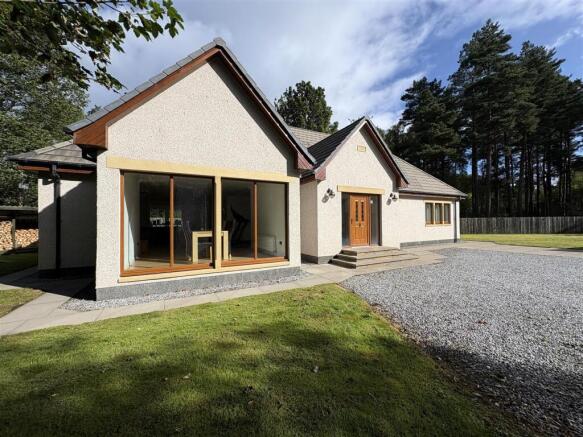 Rose Villa, Carron