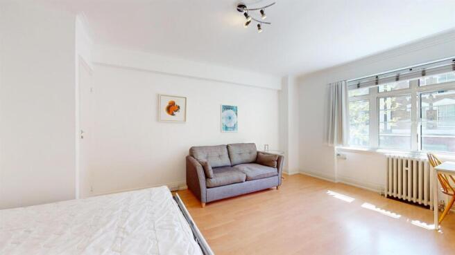 33Redcliffe Closeliving.jpg