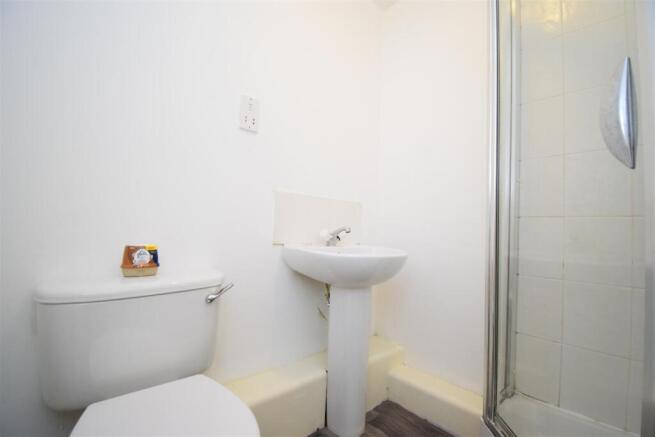 2 bed Ground Flat to rent Image 8