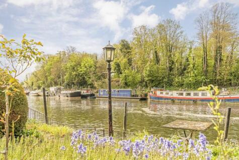 Hampton Court Road, East Molesey