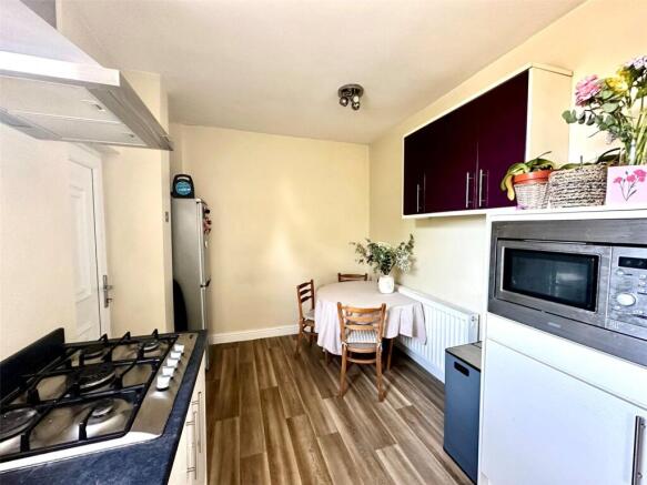 3 bed Semi-Detached for sale Image 6