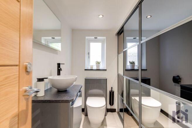 Downstairs WC/...