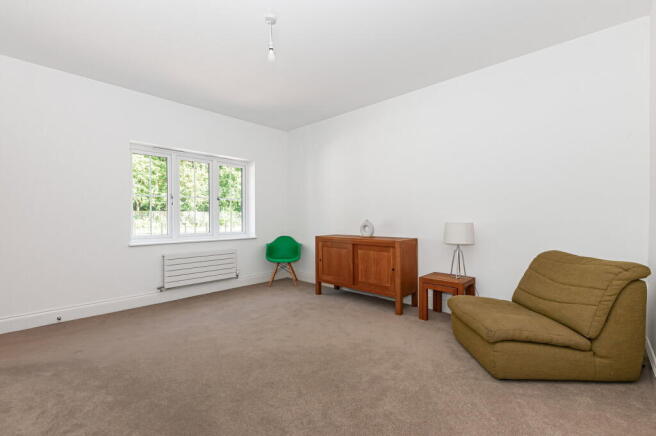 5 bed Detached for sale Image 12