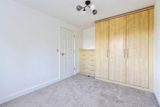 4 bed Semi-Detached for sale Image 9