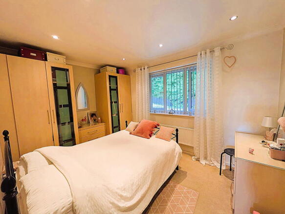 2 bed Semi-Detached for sale Image 8
