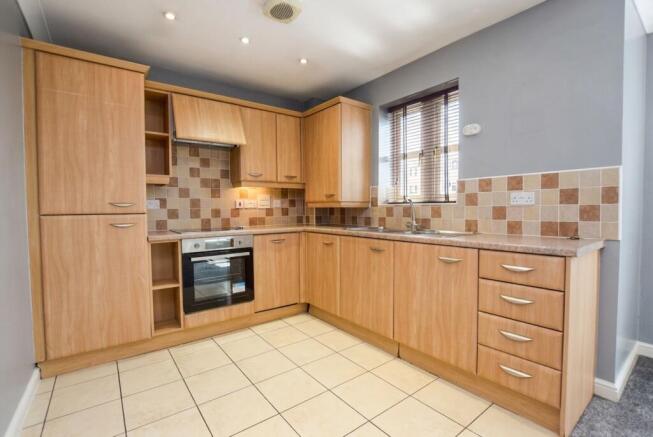 2 bed Flat for sale Image 6