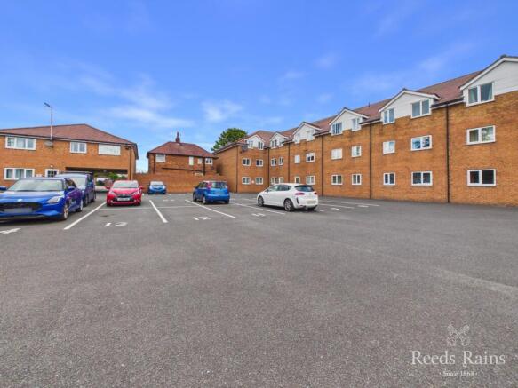 2 bed Apartment for sale Image 5