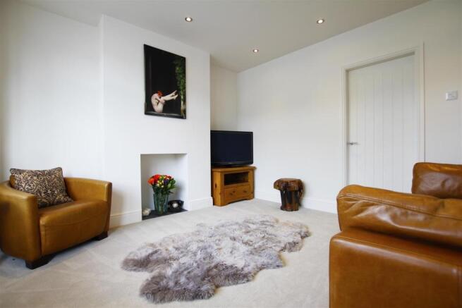 Lounge1.jpg