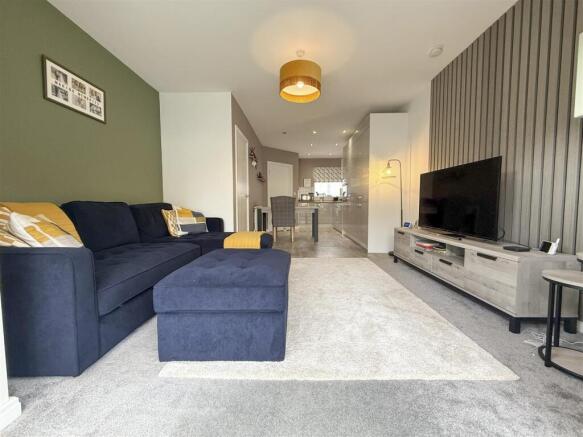 LOUNGE AREA