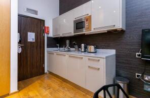 Flat 1 A, 141 149 Bellvue Court, Staines Road, Hounslow TW3 3JB