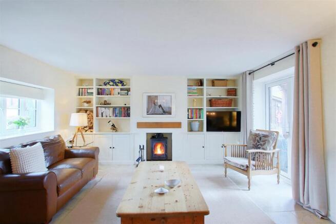 riverside cottage PH1054.JPG