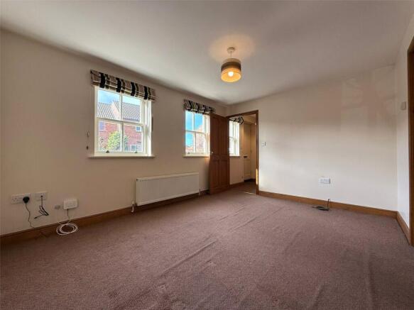 3 bed Semi-Detached for sale Image 6