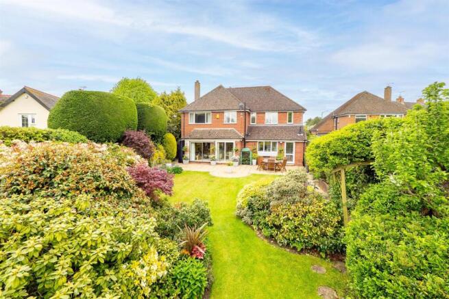 garden to house
