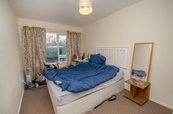 Bed 1.jpg