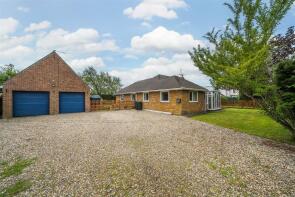 Holmely, The Green, Dauntsey SN15 4HY