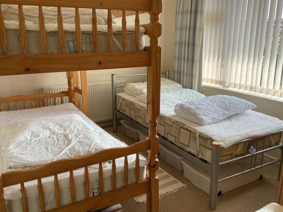 bed 2.jpg
