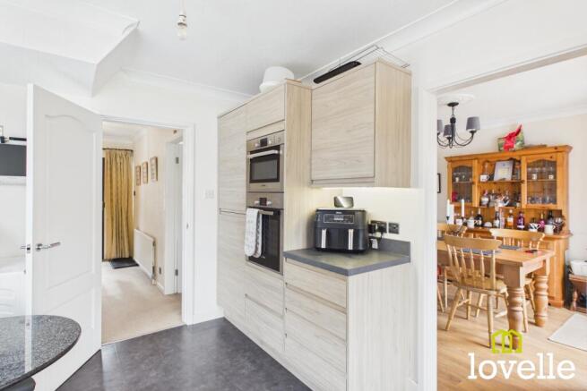 3 bed Semi-Detached for sale Image 7