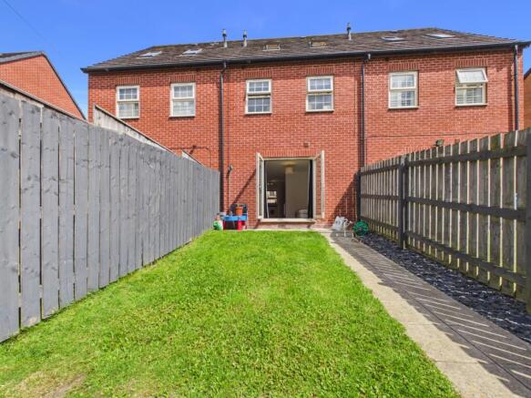 3 bed Terraced for sale Image 11