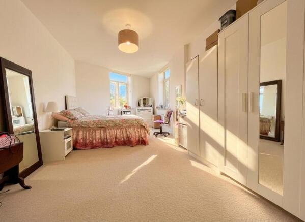 2 bed Apartment for sale Image 6