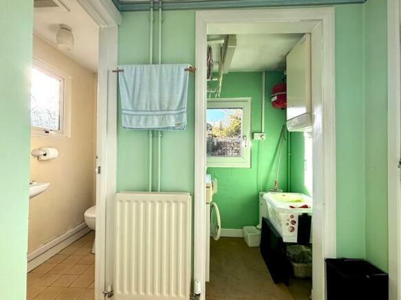 Rear Lobby - Cloakroom / Utility