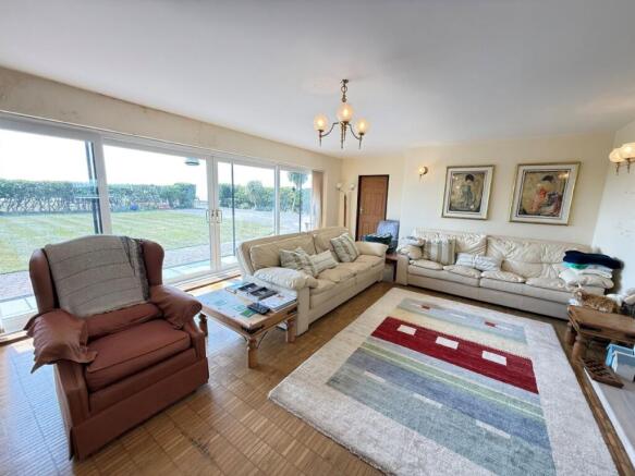 The Leas, Frinton-on-sea photo 5