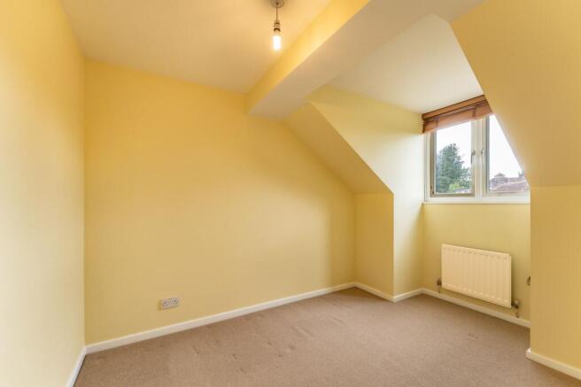3 bed Terraced for sale Image 9
