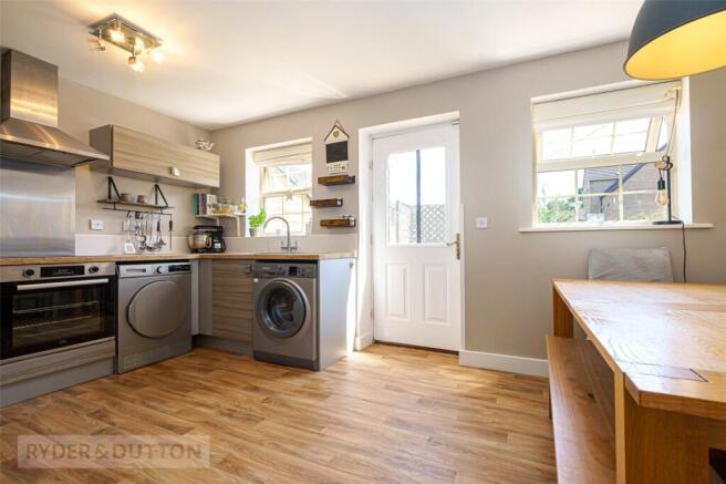 4 bed Town House for sale Image 3