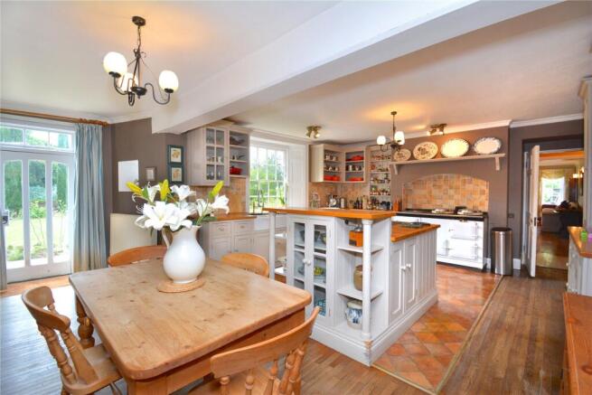 4 bed Detached for sale Image 4