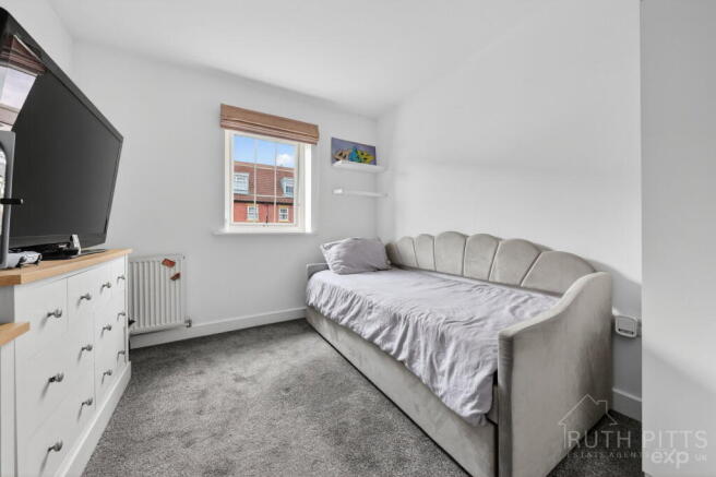 4 bed Town House for sale Image 10