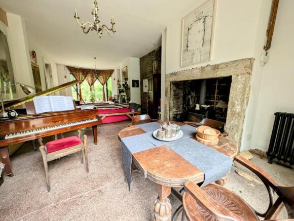 5 bed Semi-Detached to rent Image 5