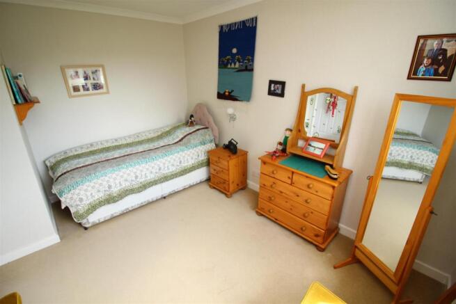 25 Bed 3.JPG