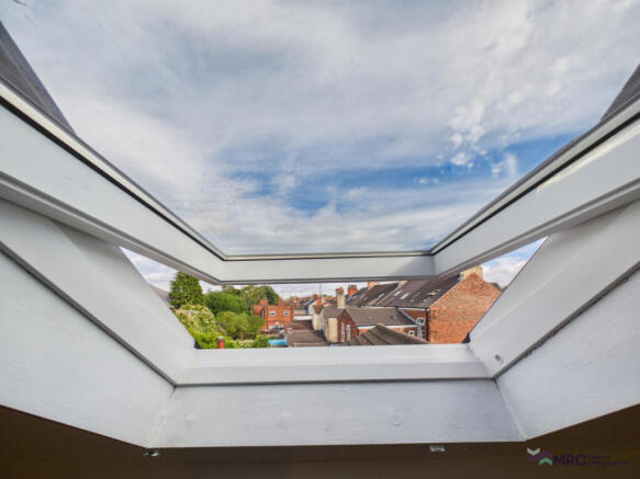 2 bed Flat to rent Image 10