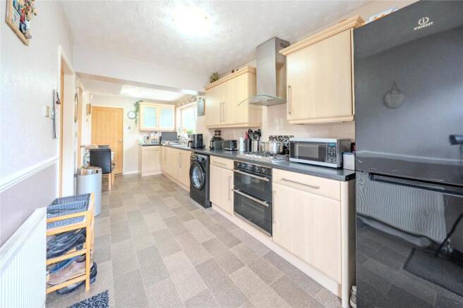 3 bed Semi-Detached for sale Image 12