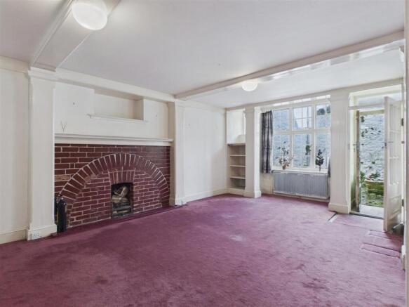 Lounge/Dining Room