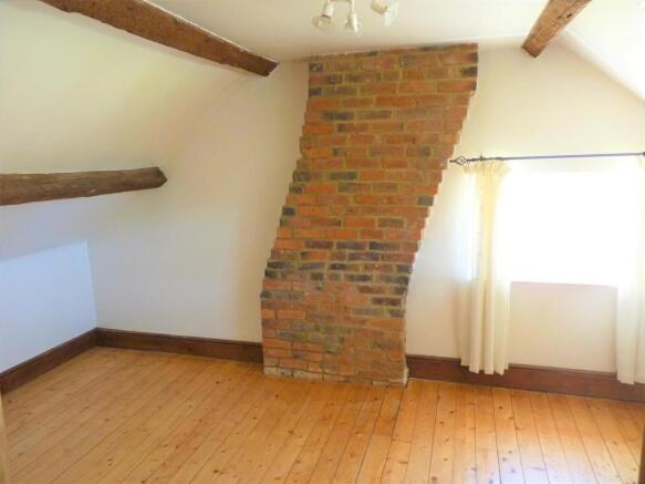 UPPER BEDROOM