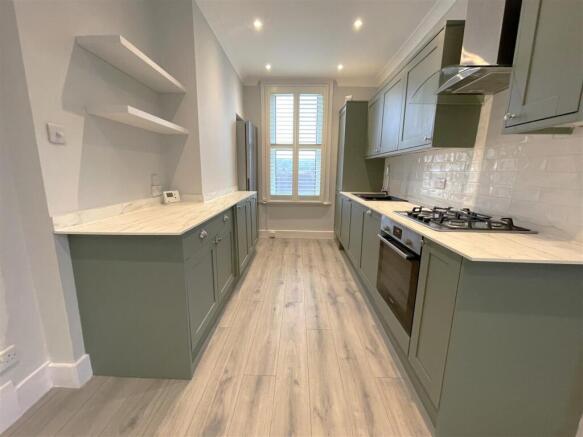 Kitchen 2 (2).jpg