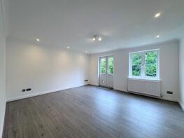 6, Belgrave Close, Mill Hill, London NW7 3QG