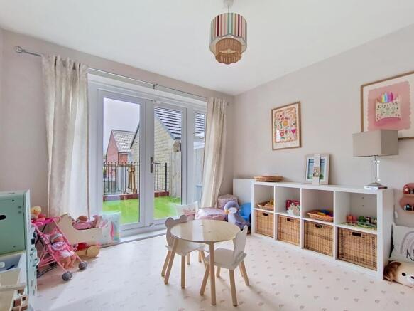 4 bed Detached for sale Image 11
